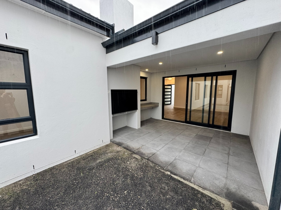4 Bedroom Property for Sale in Sandown Western Cape